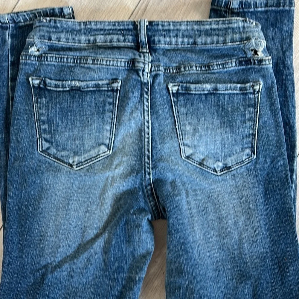 KanCan size 28 destroyed skinny jeans